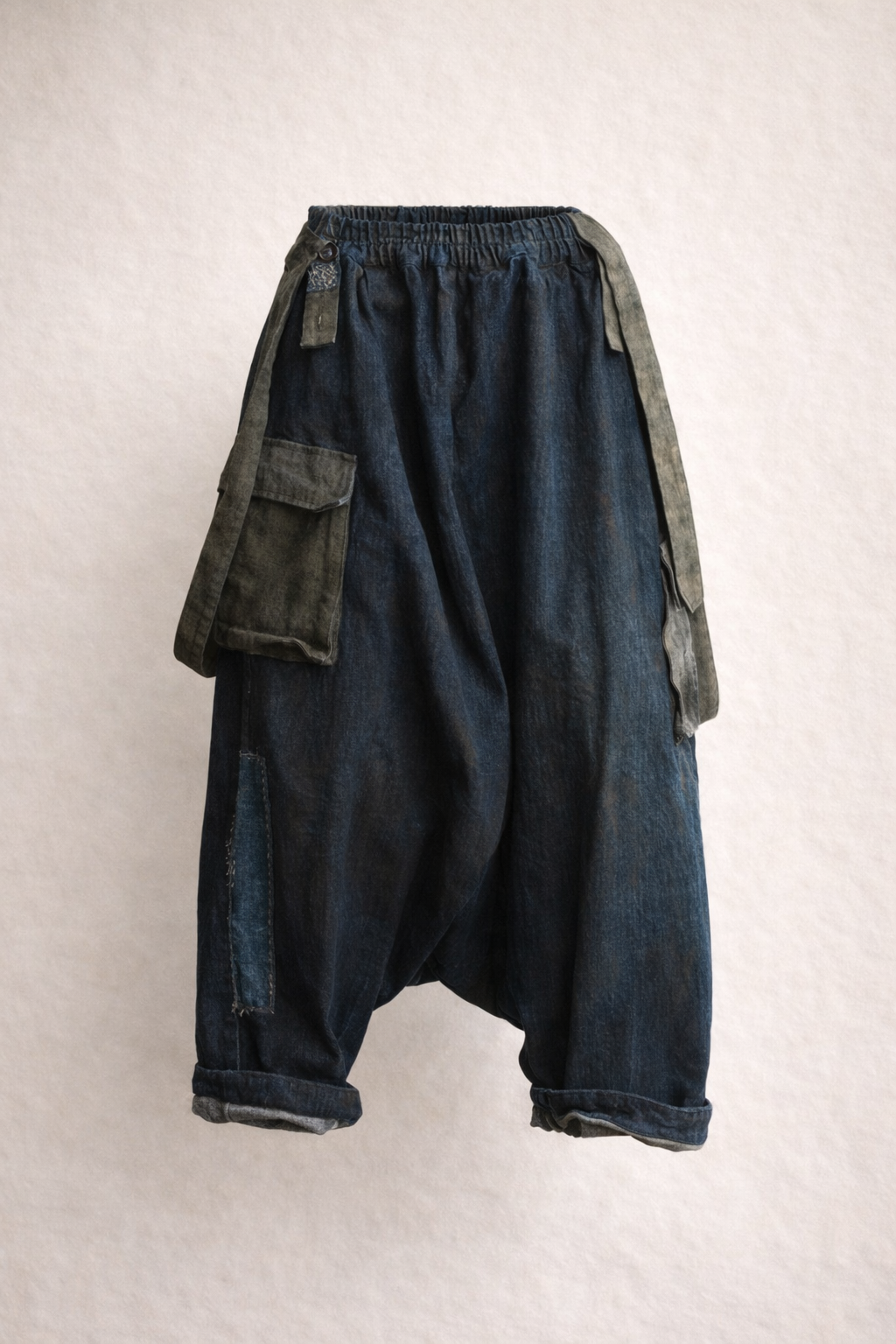 GATHERED PATCH PANTS