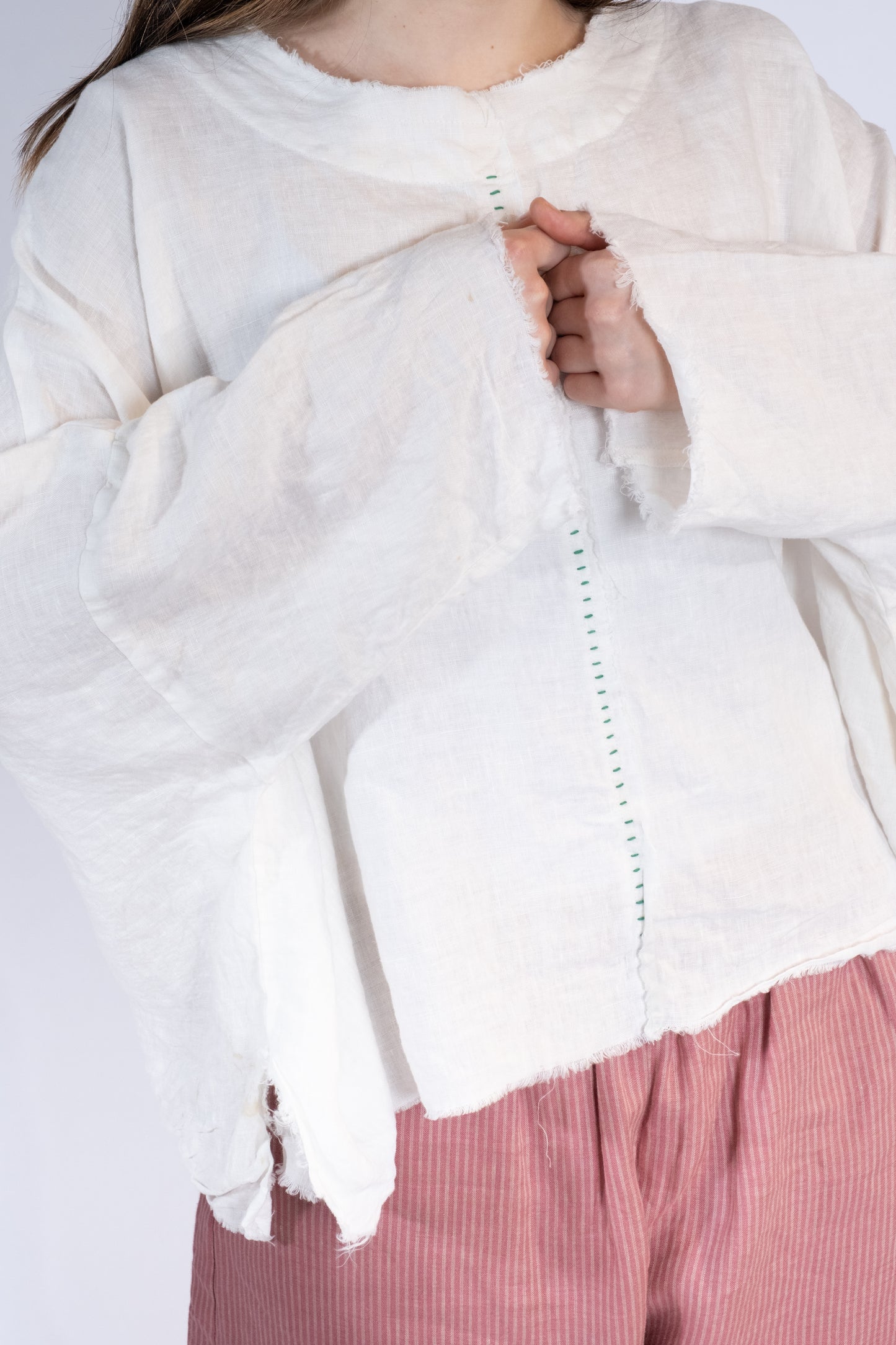 LINEN EMBROIDERED TOP